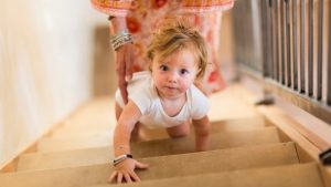 Read more about the article How to encourage and improve your baby’s gross motor development skills